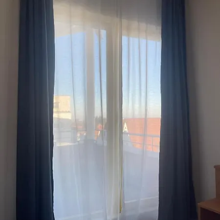 Pensión Krystall 3*